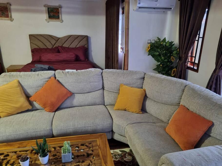Suci'S Friendly Apartments Mataram Esterno foto